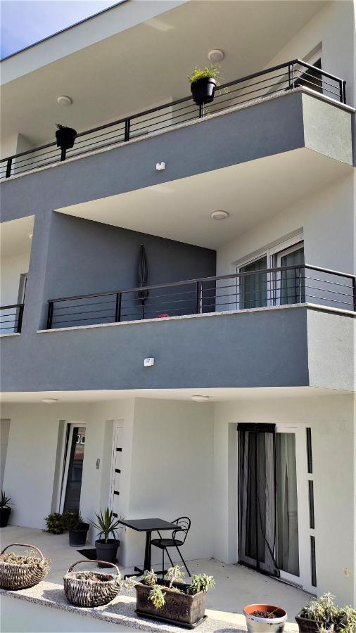 Luxury Apartment Pape Baska Voda Luaran gambar