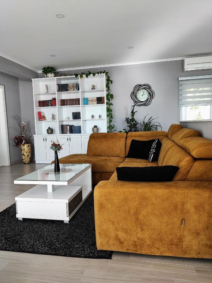 Luxury Apartment Pape Baska Voda Luaran gambar