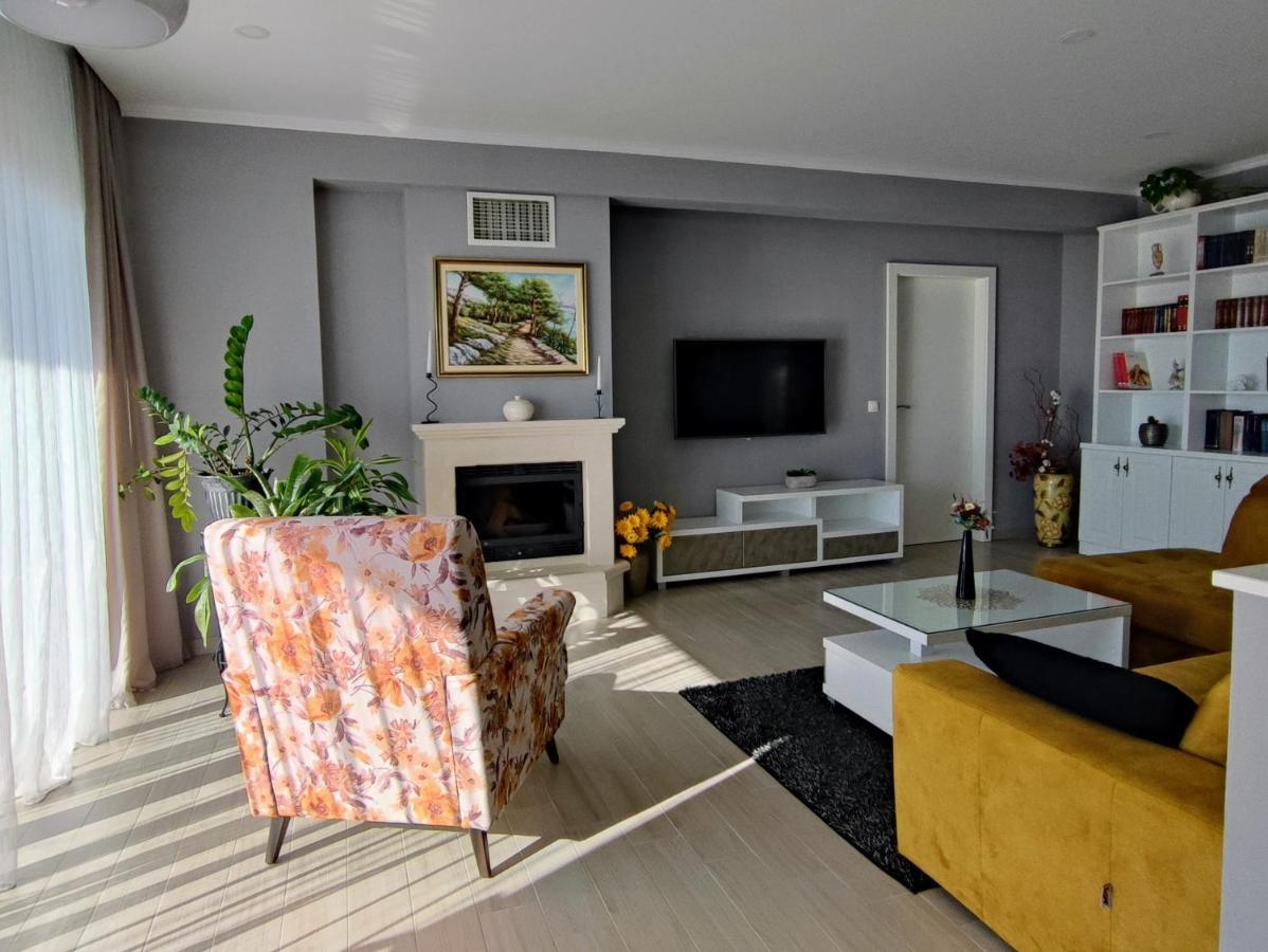 Luxury Apartment Pape Baska Voda Luaran gambar