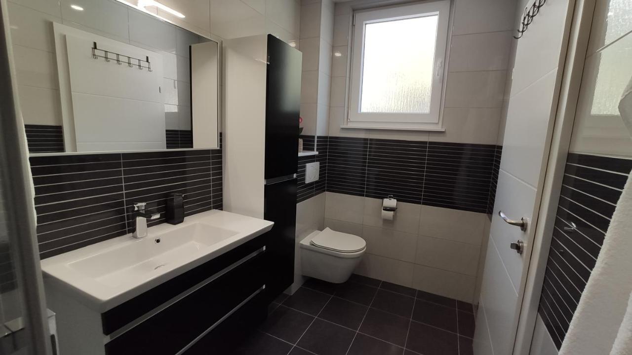 Luxury Apartment Pape Baska Voda Luaran gambar