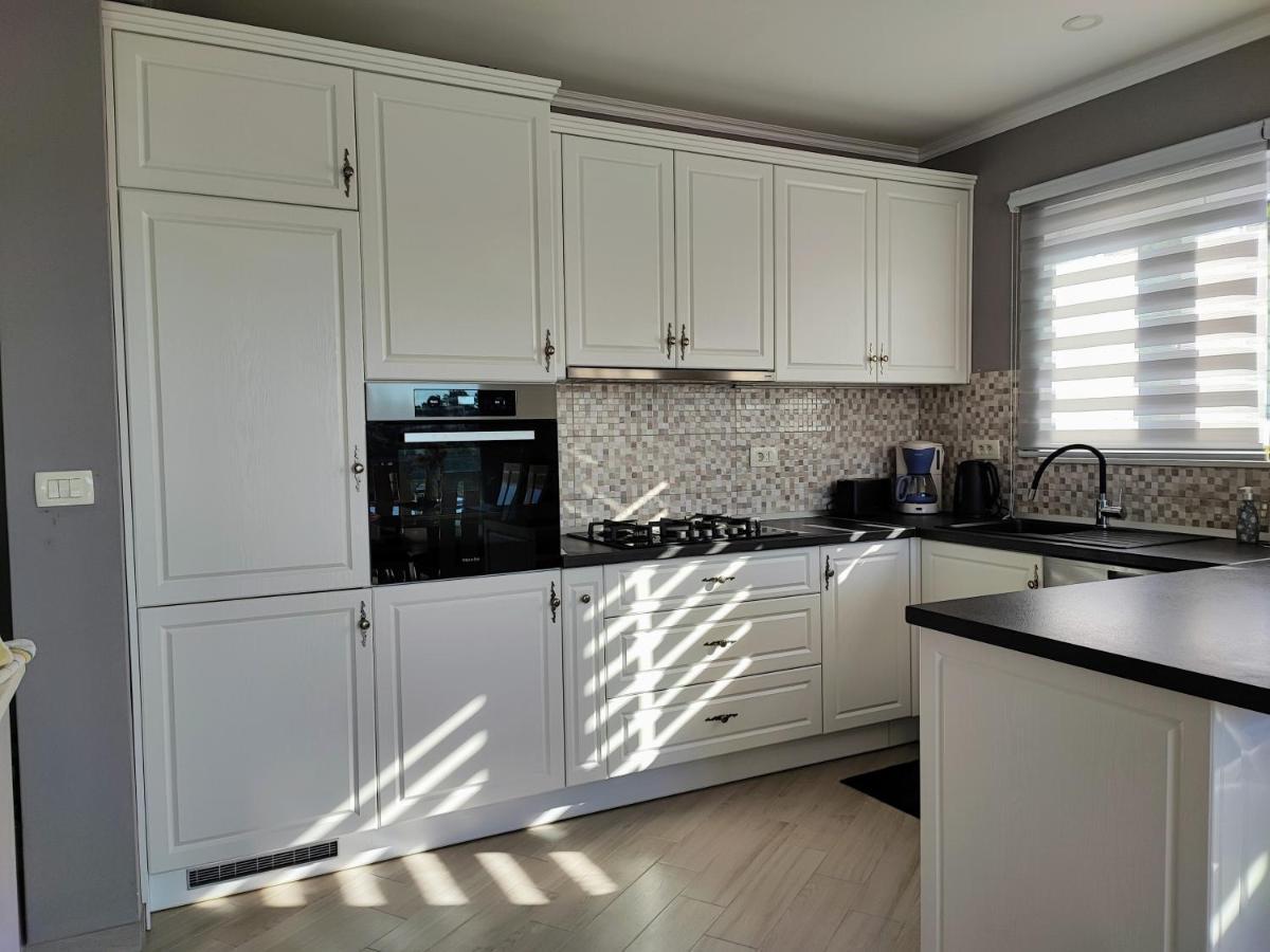 Luxury Apartment Pape Baska Voda Luaran gambar