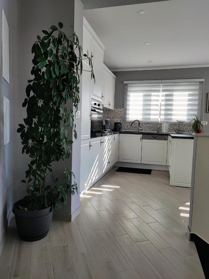 Luxury Apartment Pape Baska Voda Luaran gambar